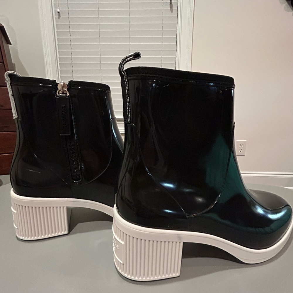 Kate Spade Puddle Rain Boots size 8, black/white